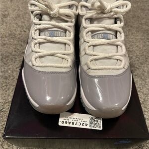 Jordan 11 Retro Cool Gray Sneakers